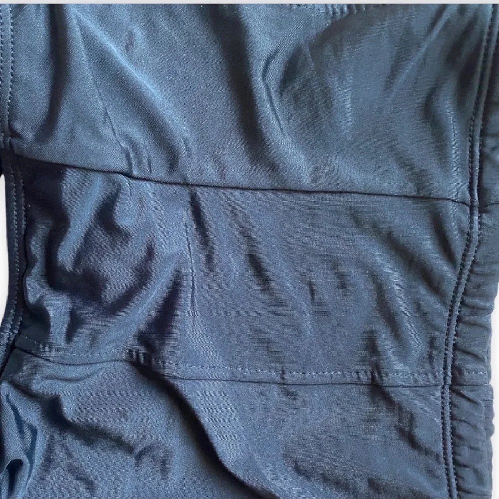 High-Waisted Bikini Bottoms | Streamlined and Slimming. - Picture 4 of 7